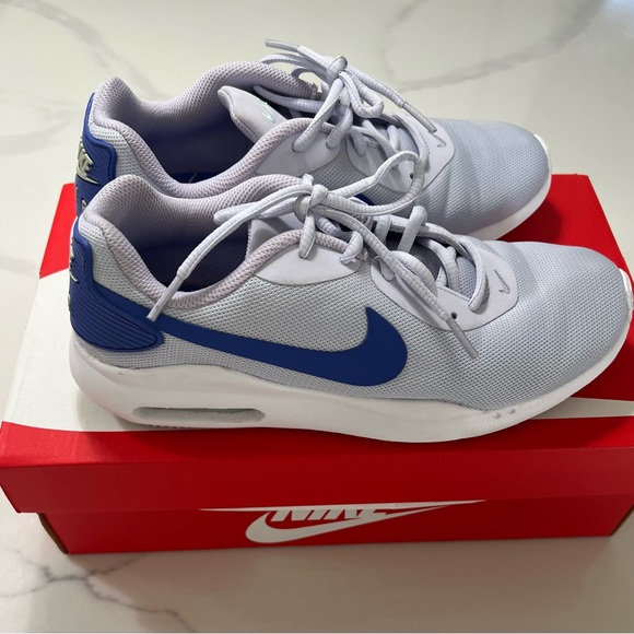 Nike Air Max Oketo sneakers. In EUC .Size 8.0 - Picture 4 of 8